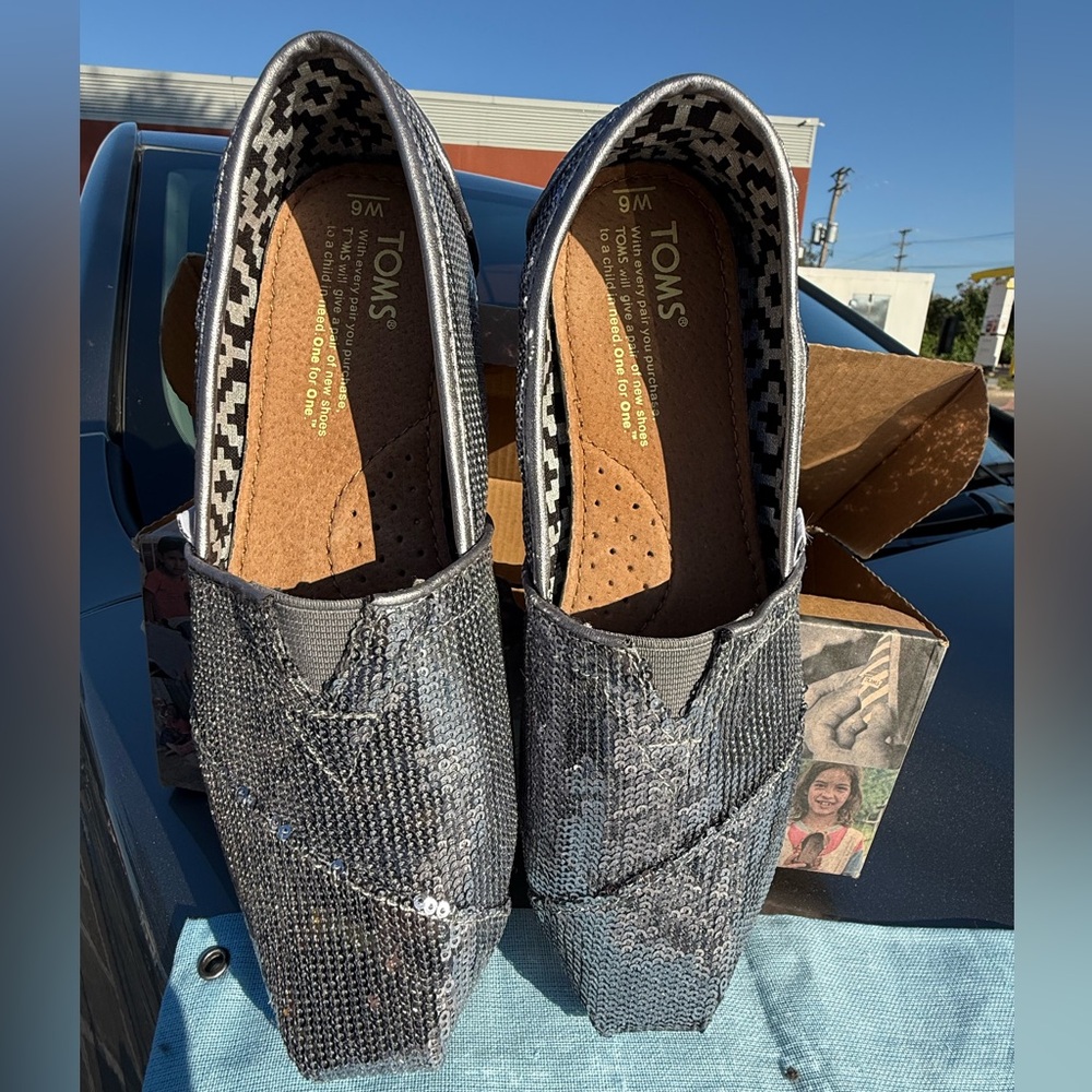 TOMS shoes